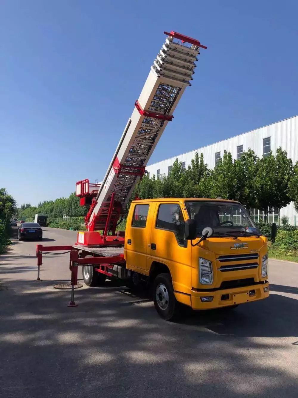 磁县附近的云梯车出租服务：轻松解决高空作业需求