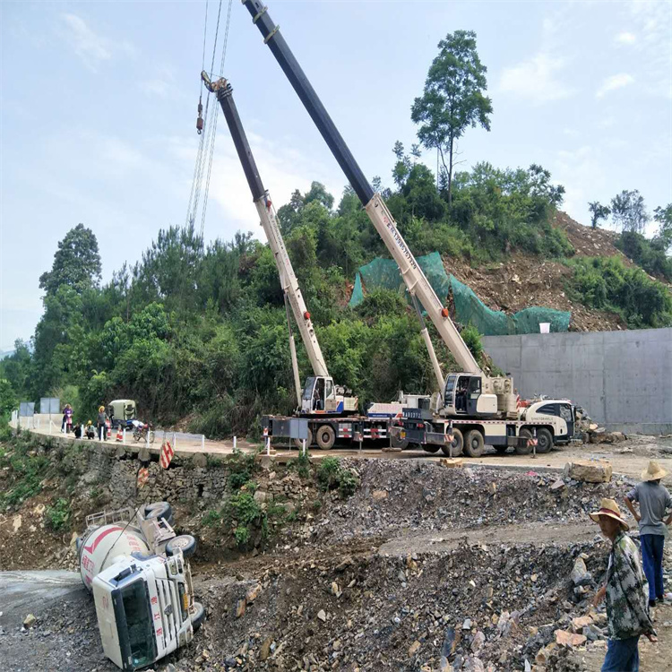 磁县汽车掉沟里叫吊车救援要多少钱